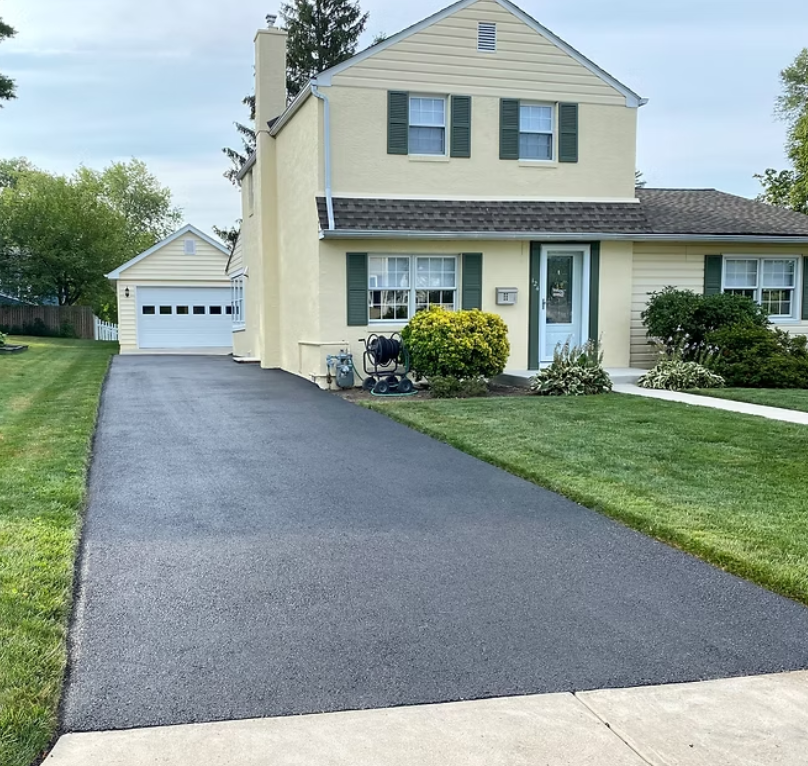 Straight driveway illustration